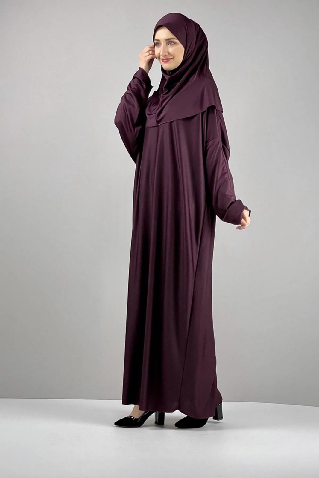 Tek Parça Başörtülü Kadın Namaz Elbisesi