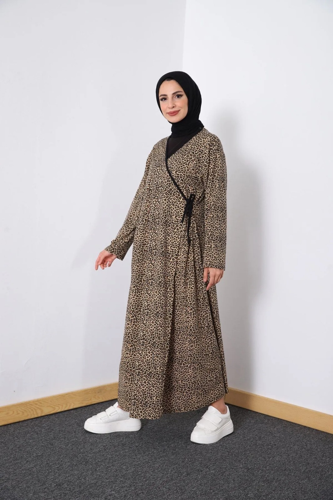 Yandan bağcıklı kruvaze namaz elbisesi 